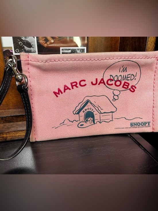 Marc Jacobs Handbags - Marc Jacobs The Pouch in Pink